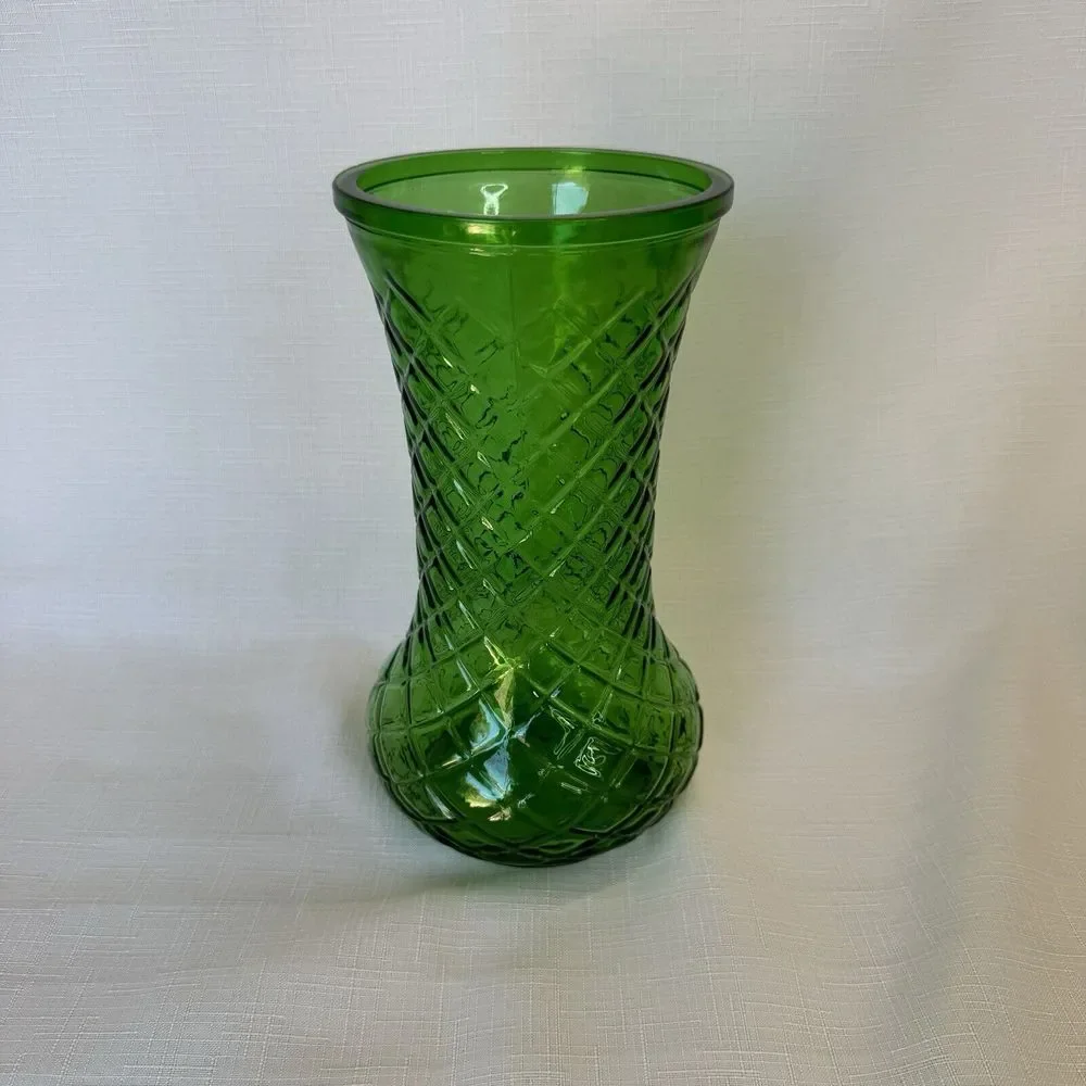 VINTAGE HOOSIER Green Diamond Patterned‎ Glass Vase #4086